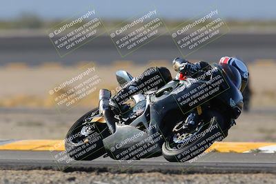 media/Dec-18-2022-SoCal Trackdays (Sun) [[8099a50955]]/Turn 14 (940am)/